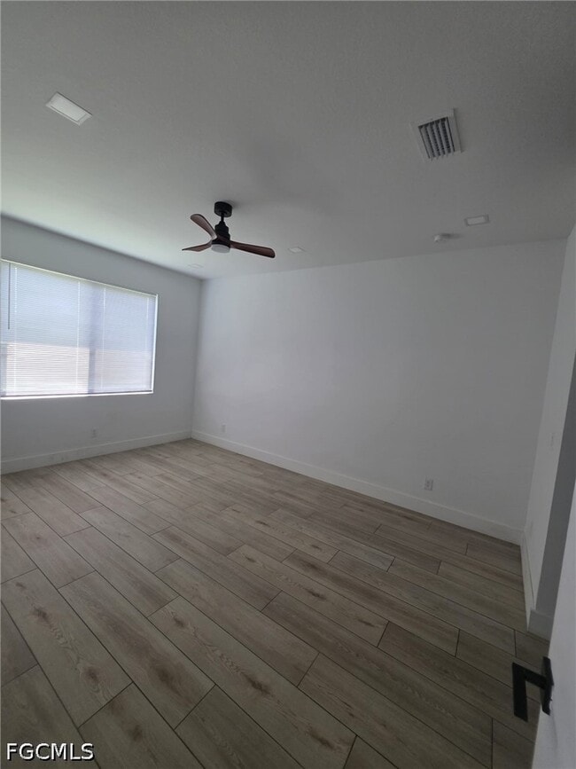 Building Photo - 1220 Chiquita Blvd N