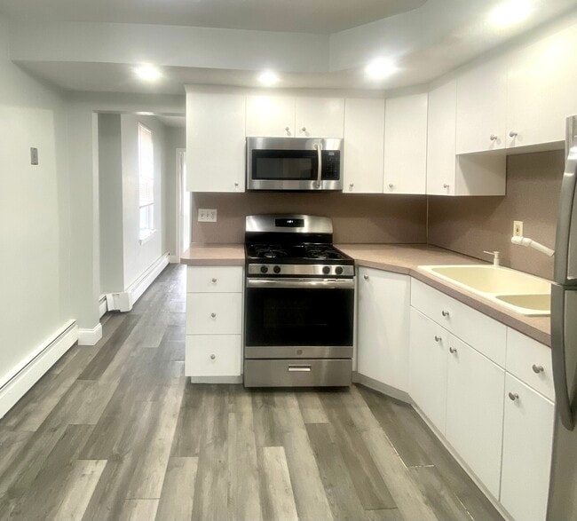 Building Photo - 11 Bremen St