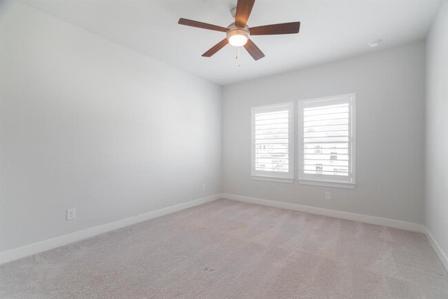 Building Photo - 16 Clearview Terrace Pl