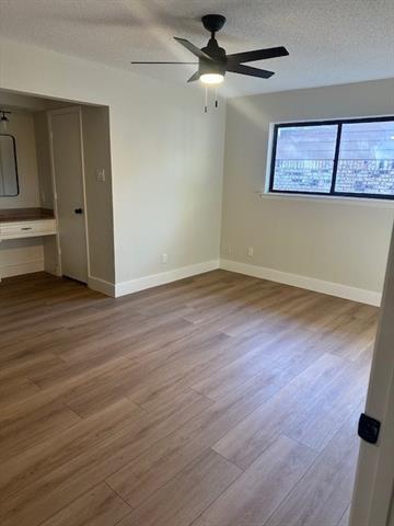 Building Photo - 401 Willow Way