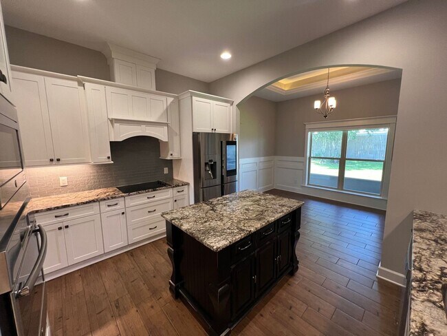 Building Photo - 5148 Sandy Shores Dr