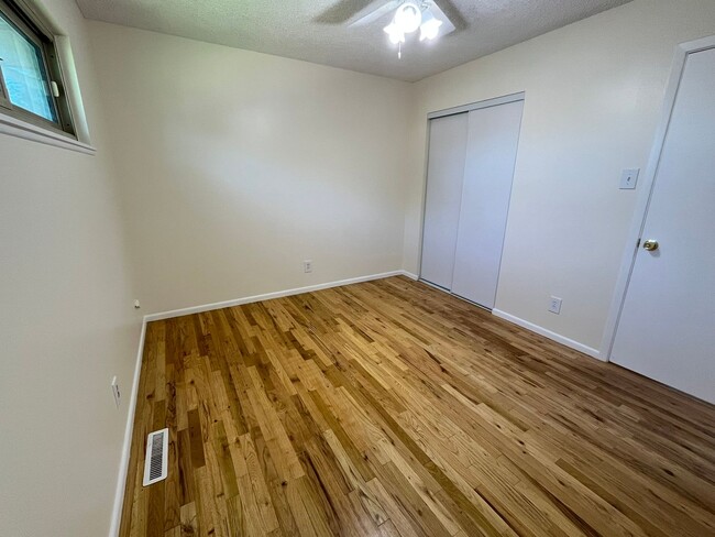 Building Photo - Charming 3-Bedroom Home - Close to Everything - Tons of Upgrades