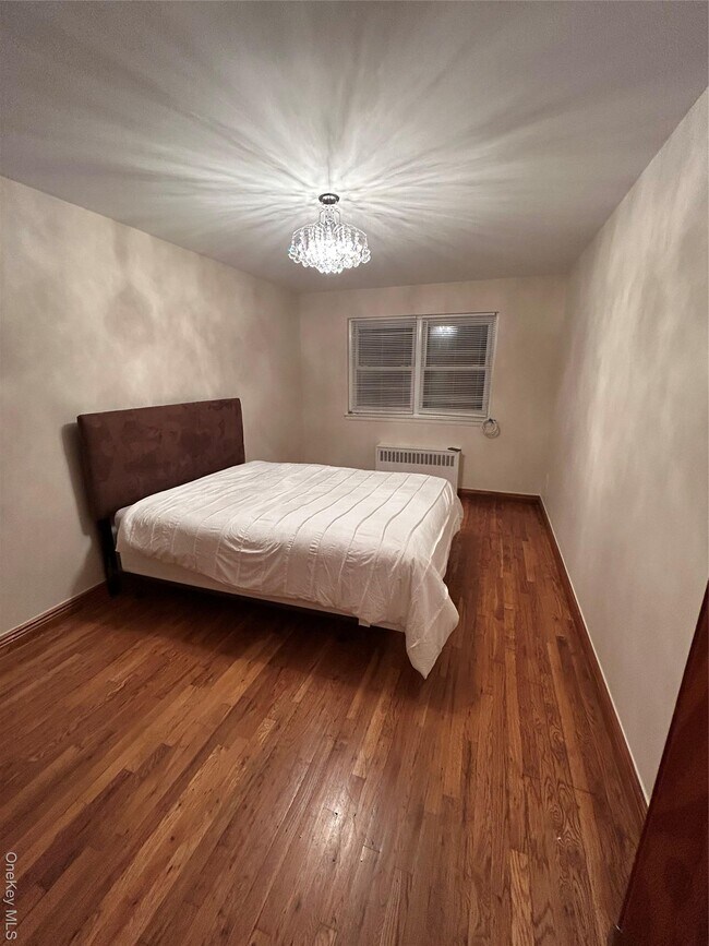 Building Photo - 59-26 Linden St