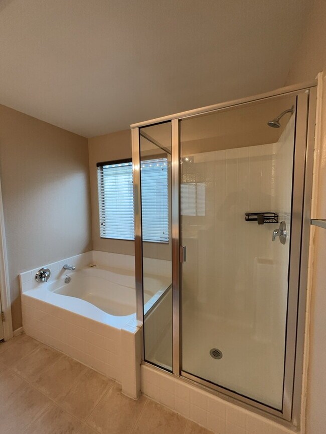 Building Photo - 3-Bed Oasis with 2.5 Baths in North Las Vegas – 1501 Sq Ft of Comfort Await!