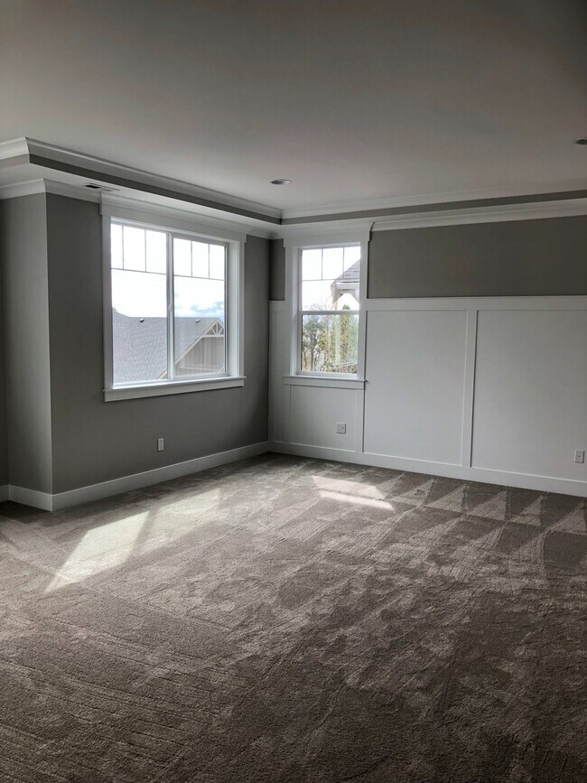 Building Photo - Gorgeous Home in the Wing Point Area of Ba...