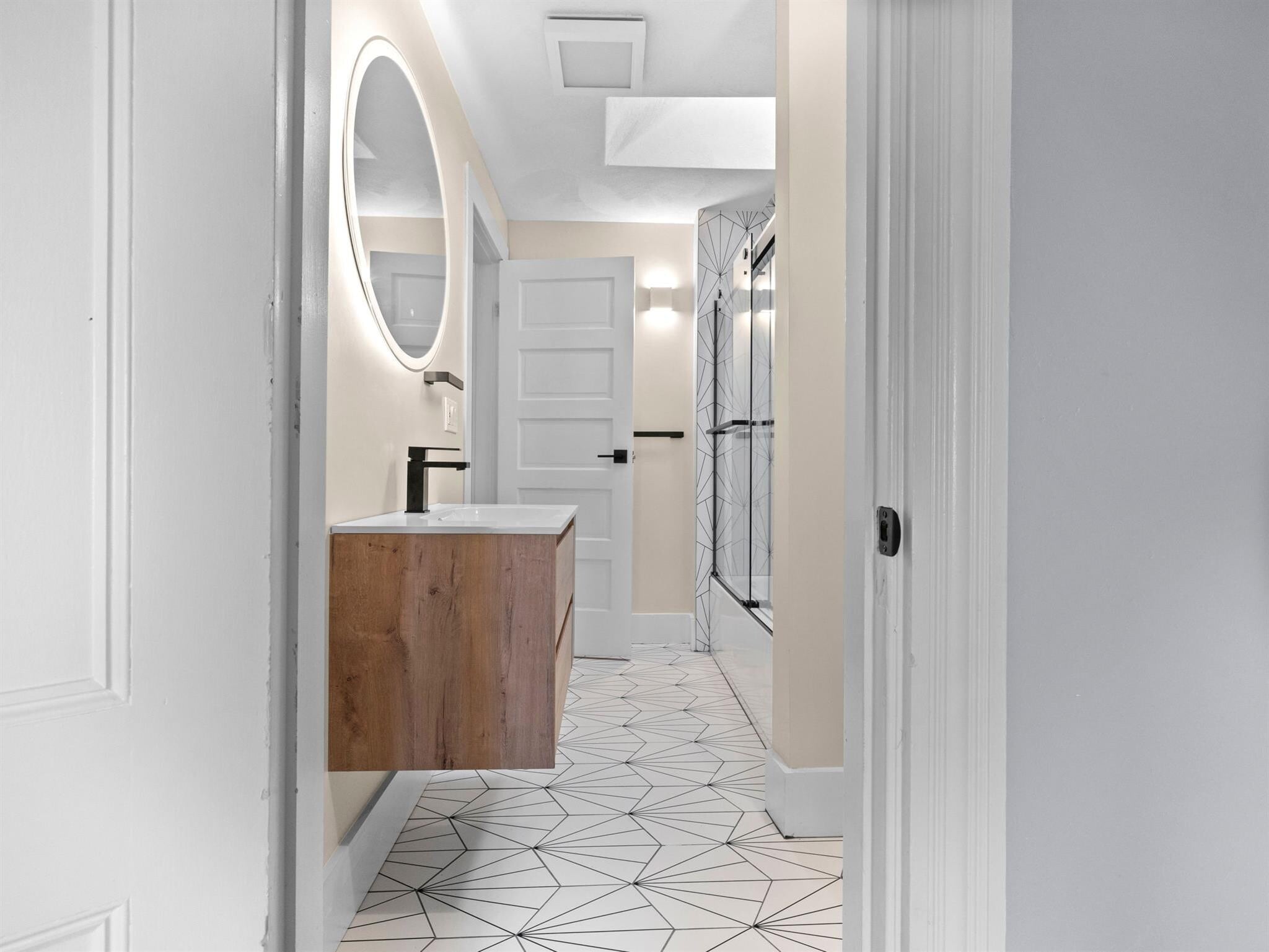 Building Photo - 39 Hancock St