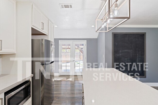 Building Photo - 1107 Meadow Rd