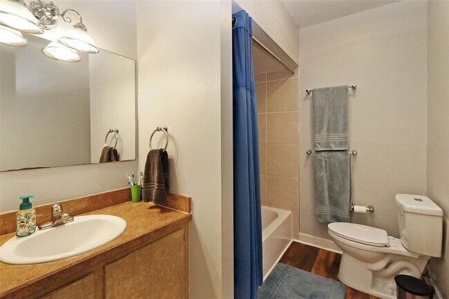 Building Photo - 18423 Swan Lake Dr