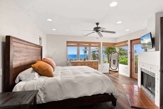 Building Photo - 701 N Granados Ave