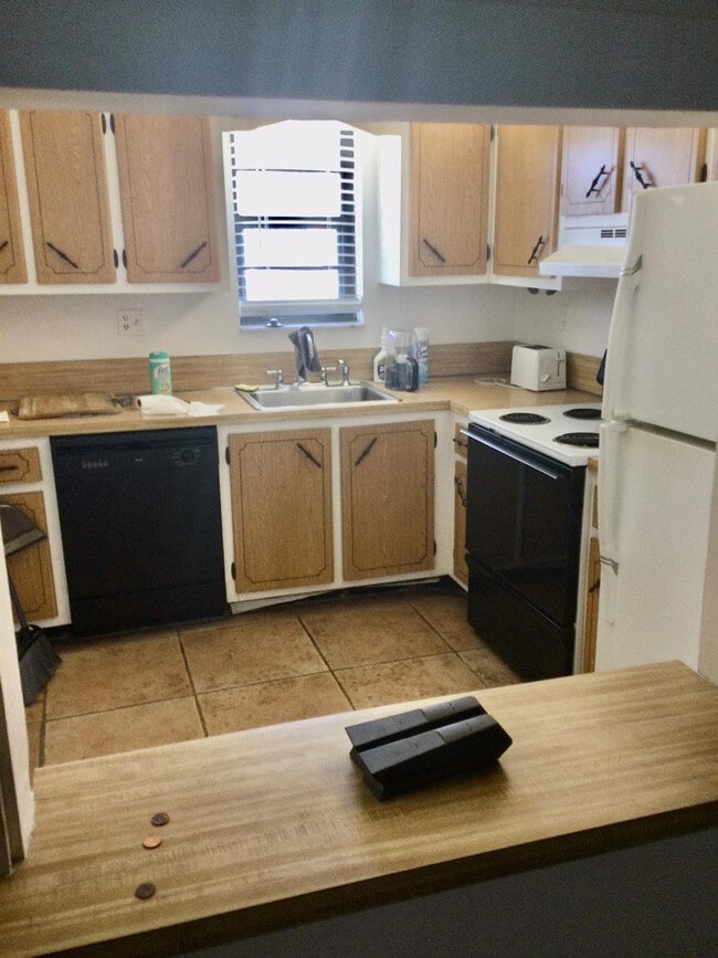 Building Photo - 9233 SW 8th St