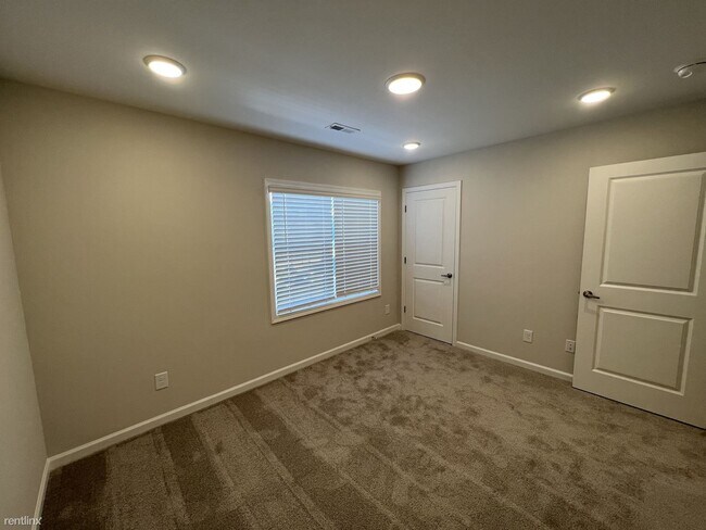 Building Photo - 2 br, 2.5 bath House - 3704 S Mebane St