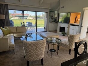 Building Photo - 118 Racquet Club Dr S