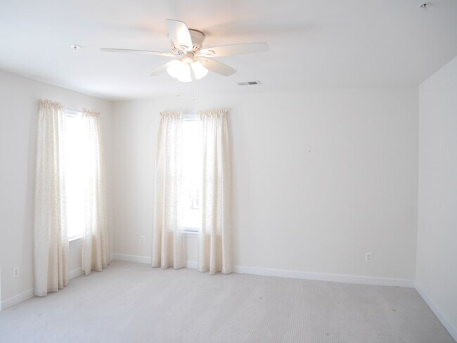 Building Photo - 1513 Feral Dae Ln