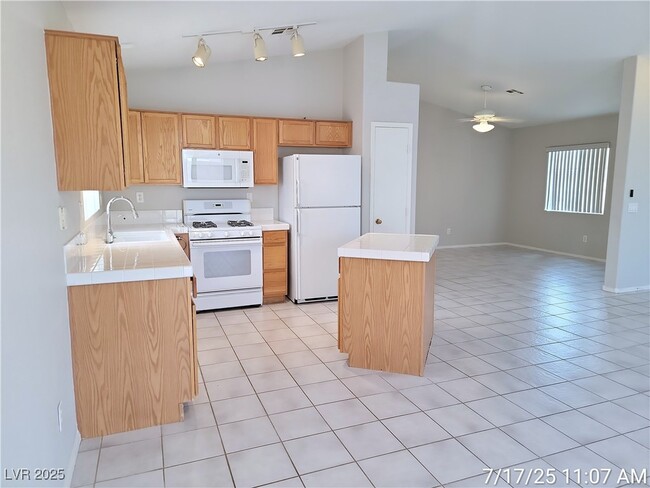 Building Photo - 4718 Victoria Garden Ave