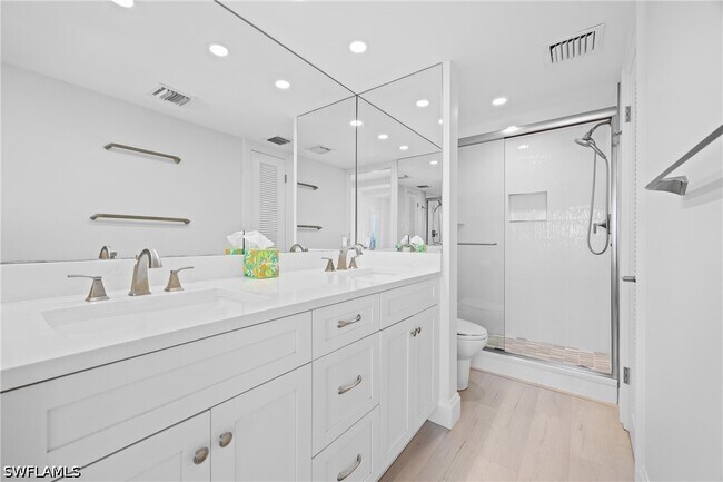 Building Photo - 3443 Gulf Shore Blvd N