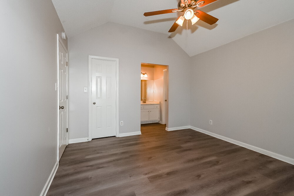 Building Photo - 6650 Black Oak Dr