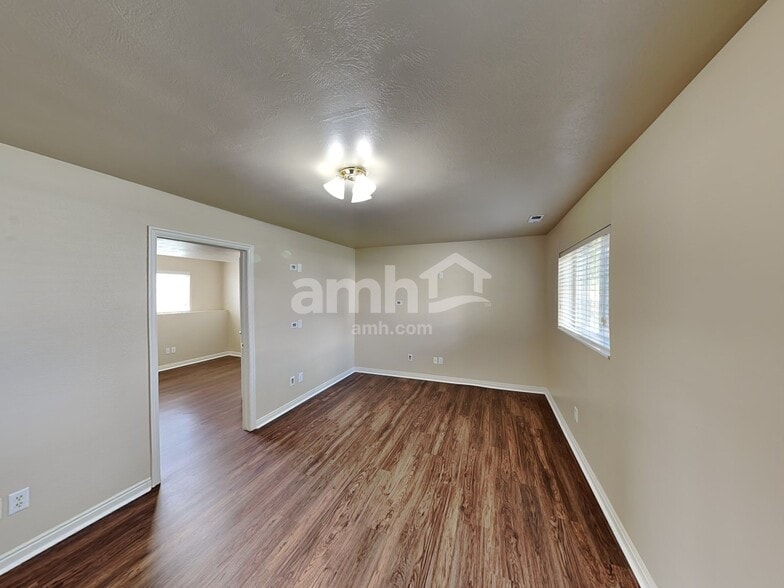 Building Photo - 1343 S 2700 E