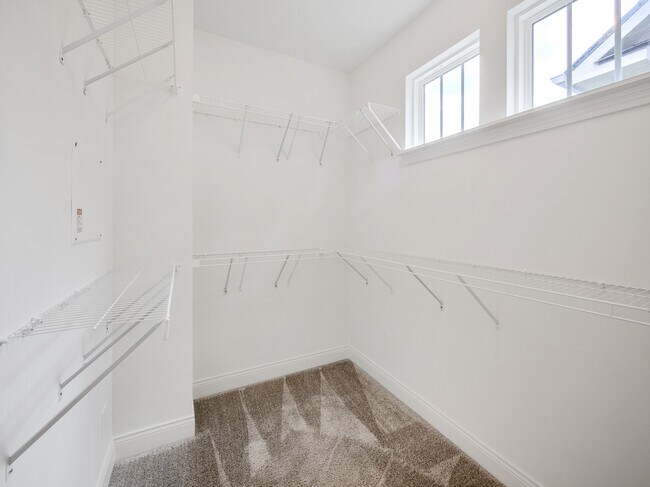 Building Photo - 14275 Larson Dr