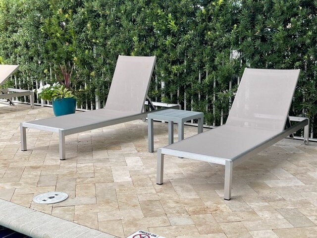 Private pool/bbq area - 3301 NE 32nd Ave