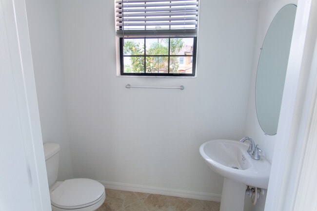 Building Photo - 20457 Lagente Cir