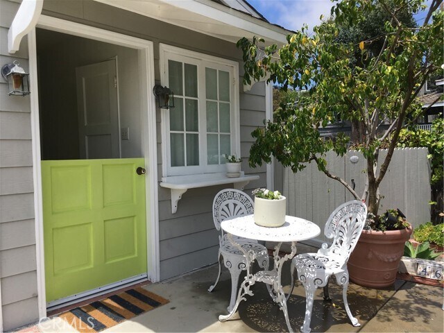 Building Photo - 460 St Ann's Dr