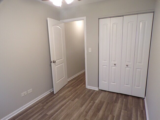 Building Photo - 558 Nantucket Way