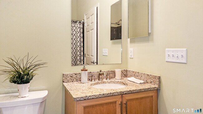 Building Photo - 203 Center Meadow Ln