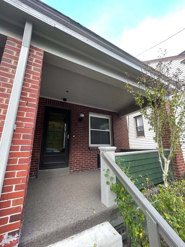 Exterior - 420 Venture St