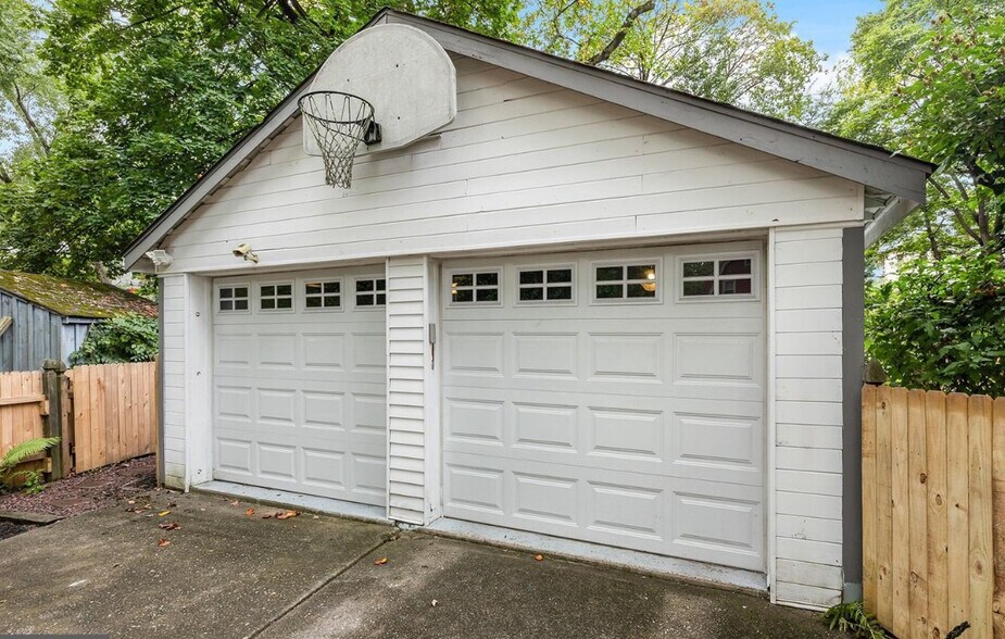2 car garage - 127 W End Ave