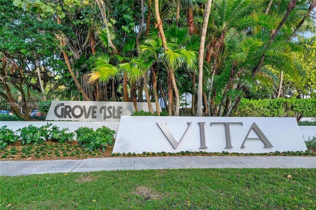Building Photo - 2 Grove Isle Dr