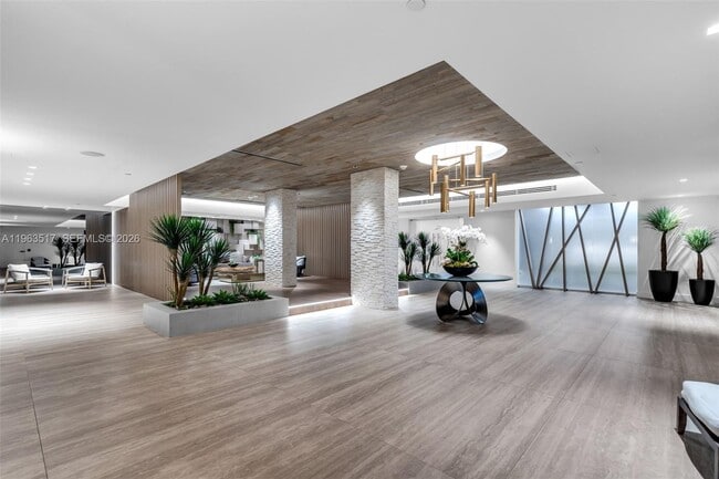 Building Photo - 2301 Collins Ave