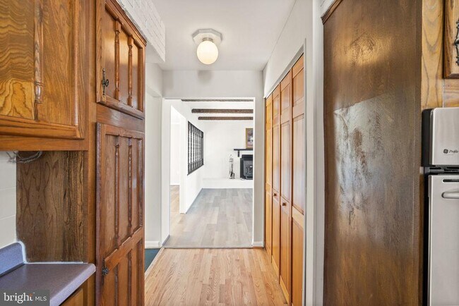 Building Photo - 9356 Birchwood Ct