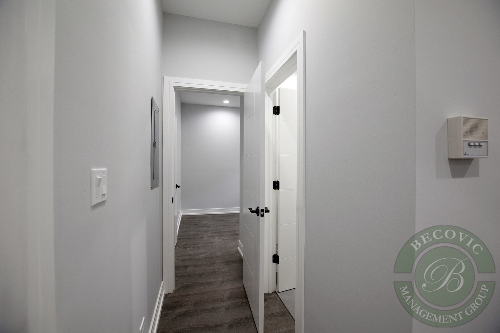 Building Photo - 6105 N Winthrop Ave