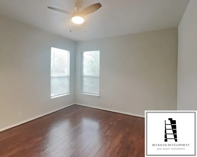 Bedroom - 2418 Allred Dr