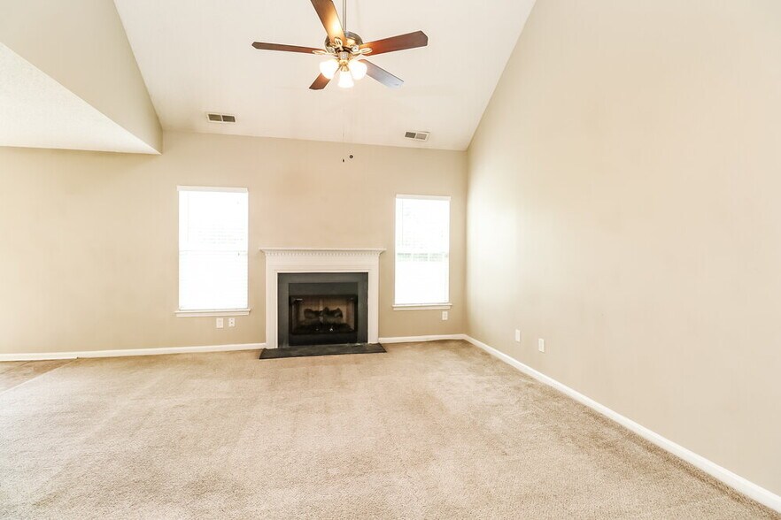 Building Photo - 5805 Bridgeway Dr
