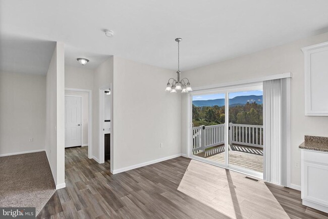 Building Photo - 100 Holiday Ct