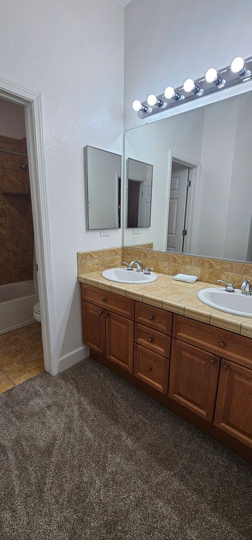 Building Photo - 5 Bed 4 bath 3 car garage Southwest Vistas FOR RENT