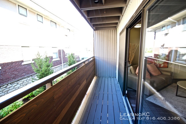 Building Photo - The Lakota on Grand