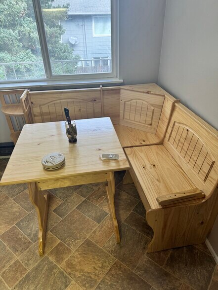 Building Photo - 521 Ave D