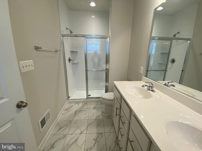 Building Photo - 8612 Shady Pines Dr