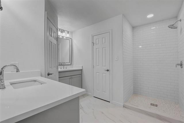 Building Photo - 5832 Tracyne Dr