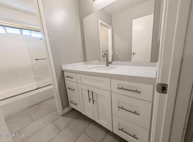 Building Photo - 28713 Conejo View Dr
