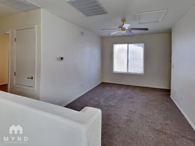 Building Photo - 4230 E Deer Dancer Way