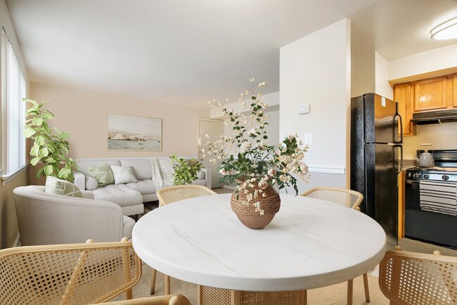 Building Photo - Roland Ridge