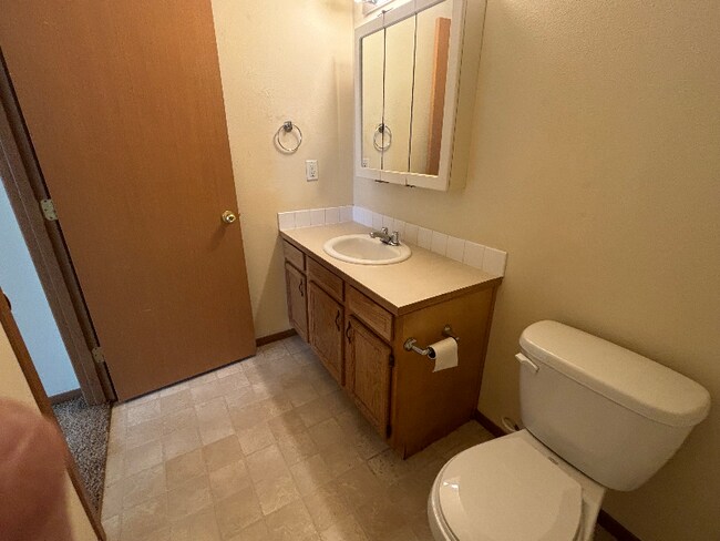 Building Photo - 6005 Chapel Hill Blvd