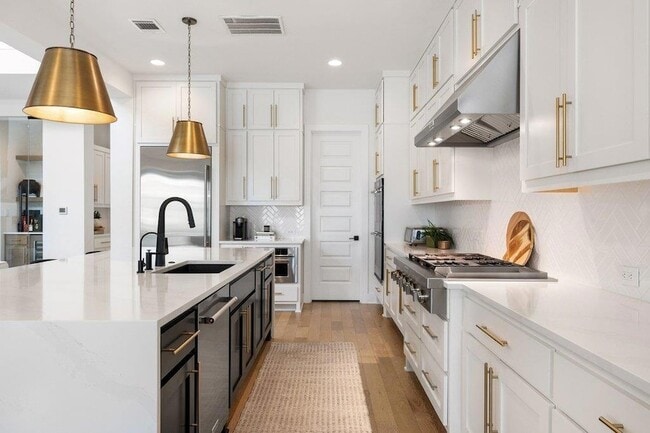 Building Photo - 802 Geiger Path