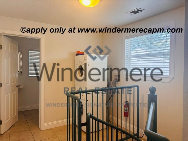 Building Photo - Charming, Bright & Clean 2-Story Home with...