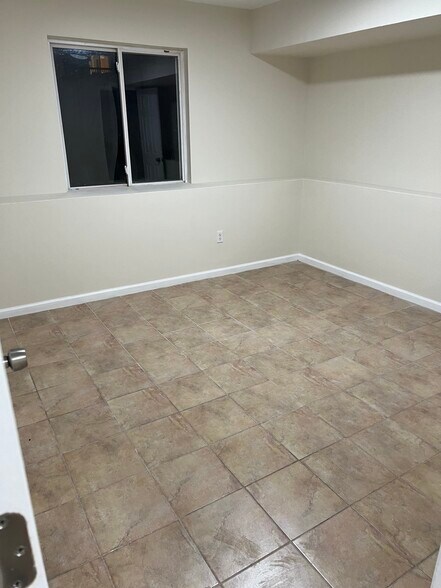 Building Photo - 36 Mersereau Ave