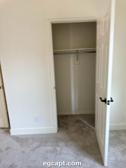Building Photo - 1249 N 400 E