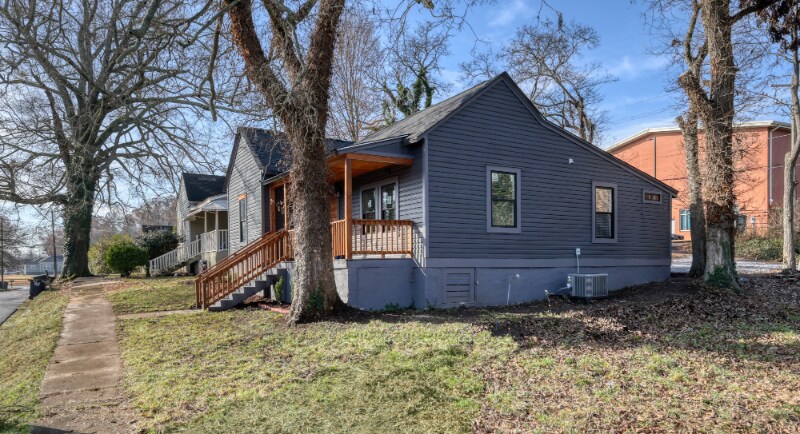 Building Photo - 11 N McLin St SW